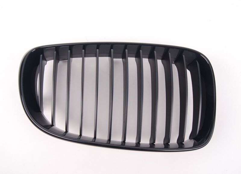 BMW 1 SERIES E81/ E87 2003-2006 HATCHBACK Grille Gloss Black Frame Matt Black Slats Right Hand